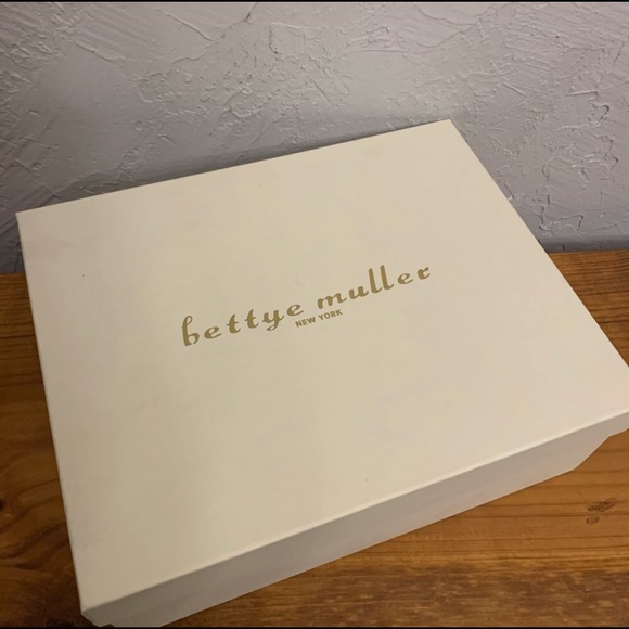 Bettye Muller Dawn Suede Espadrille Wedge - Picture 7 of 7